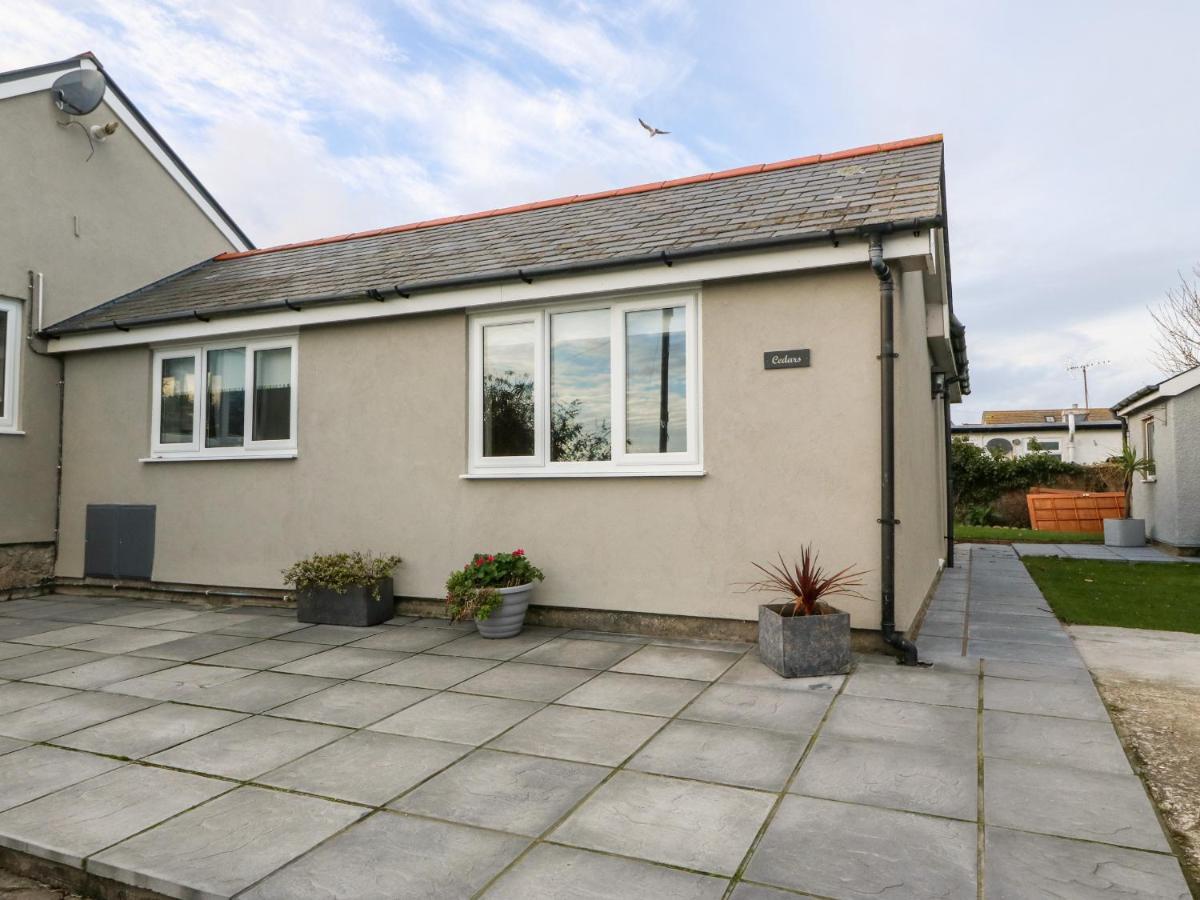 Cedars Villa Holyhead Exterior foto